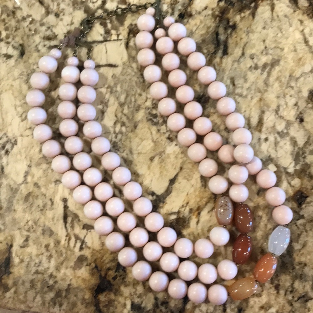 Super cute Anthropologie necklace